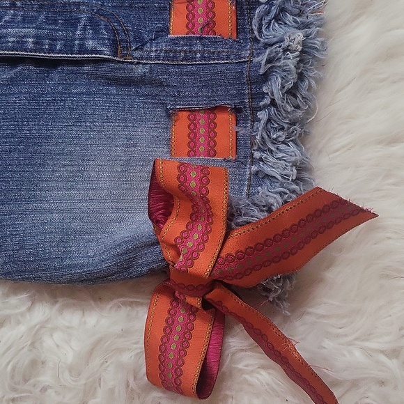 MY VINTAGE BABY Toddler girl's distressed denim skirt with embellishment size 4T - Picture 2 of 6